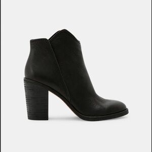 DOLCE VITA size 9 women’s Shep Ankle Booties boot - Black Leather - like new